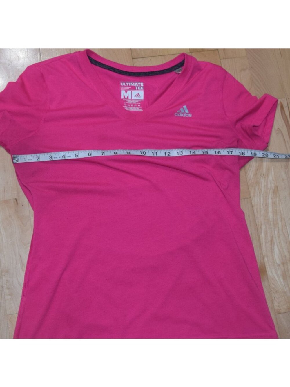 ADIDAS ULTIMATE TEE Women's Sz M V-Neck T-SHIRT - Picture 5 of 5